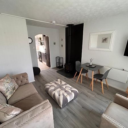 Dog Friendly Beachside Cottage No11 Kessingland With Private Parking 外观 照片